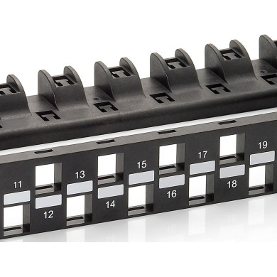 Patch Panel 19" Equip Cat6A 24p Keystone 1U Black